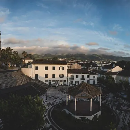 A Casa Da Cascata 2*